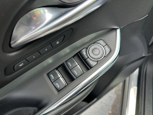Used 2023 Cadillac XT4 Premium Luxury AWD/4WD image 19
