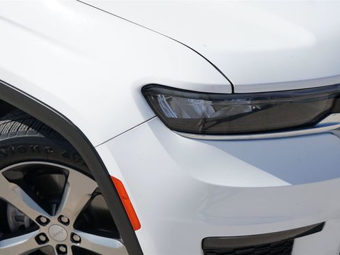 Used 2021 Jeep Grand Cherokee L Limited AWD/4WD image 3