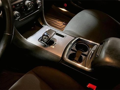 Used 2014 Dodge Charger SXT image 34