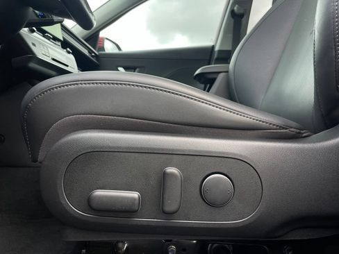 Used 2024 Hyundai Kona Limited AWD/4WD image 24