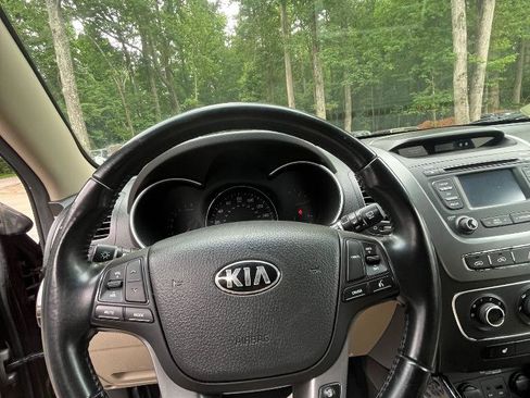 Used 2014 Kia Sorento LX FWD image 17