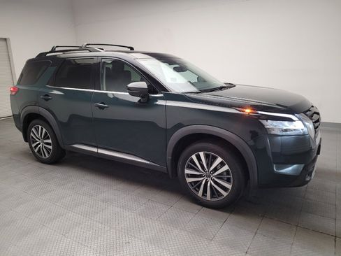 Used 2022 Nissan Pathfinder Platinum w/ Cargo Package FWD image 11