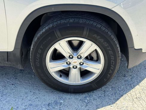 Used 2020 Chevrolet Trax LT w/ LT Convenience Package AWD/4WD image 6