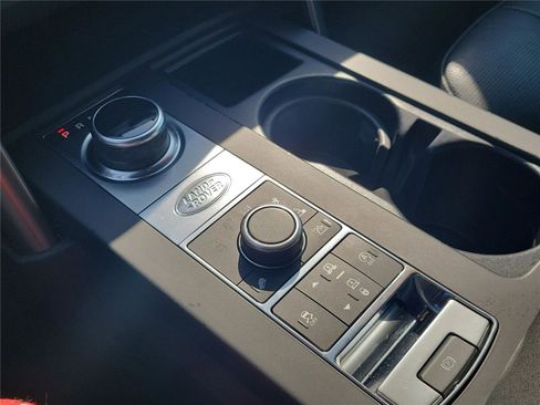 Used 2020 Land Rover Discovery Landmark AWD/4WD image 32