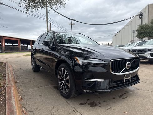 Certified 2023 Volvo XC60 B5 Core w/ Climate Package image 7