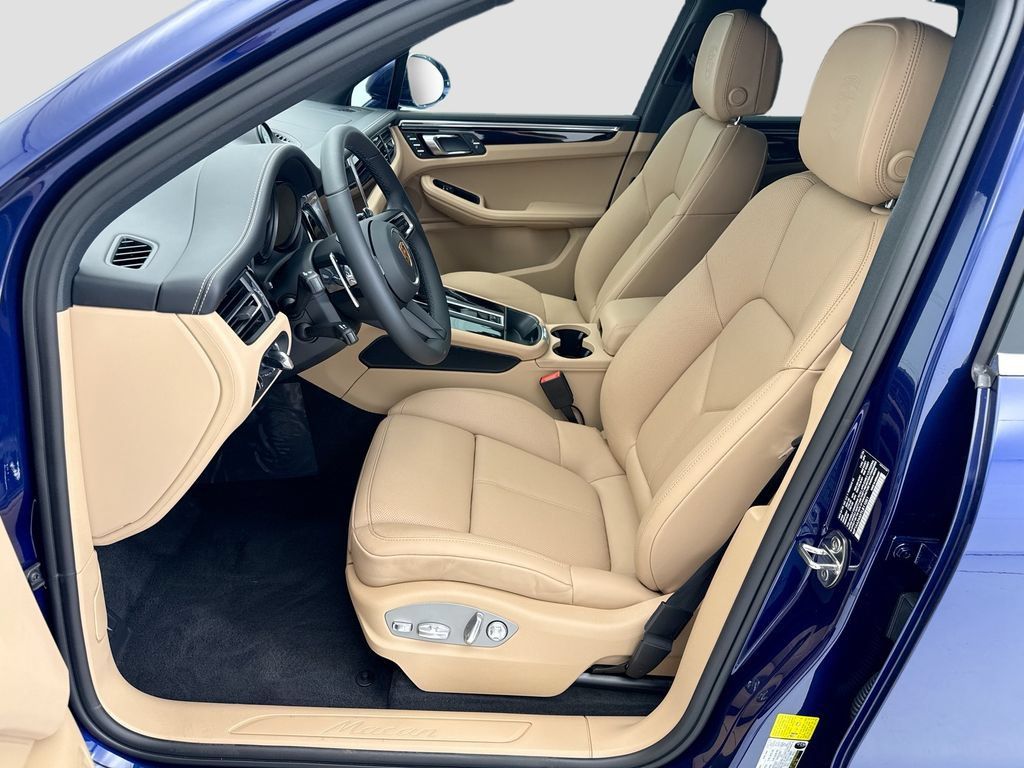 Used 2026 Porsche Macan AWD/4WD image 5
