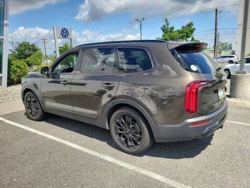 Used 2022 Kia Telluride EX w/ EX Premium Package AWD/4WD image 3