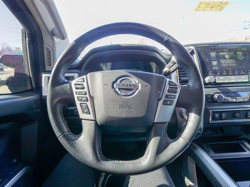 Used 2021 Nissan Titan SV w/ SV Convenience Package image 19