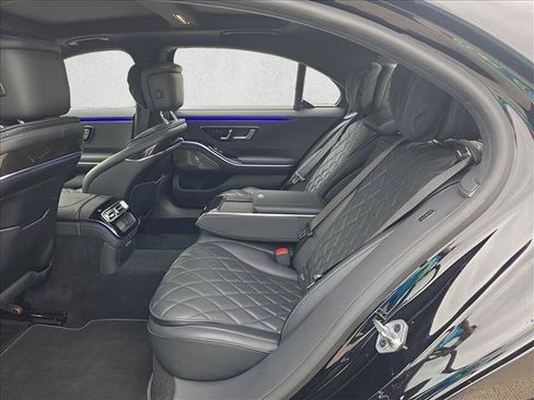 Certified 2022 Mercedes-Benz S 500 4MATIC image 18