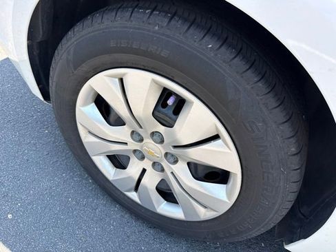 Used 2013 Chevrolet Cruze LS FWD image 10