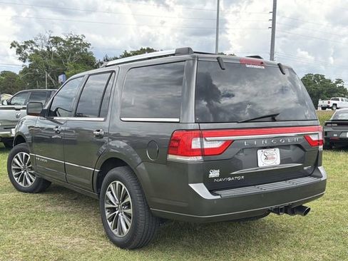 Used 2015 Lincoln Navigator 2WD image 10