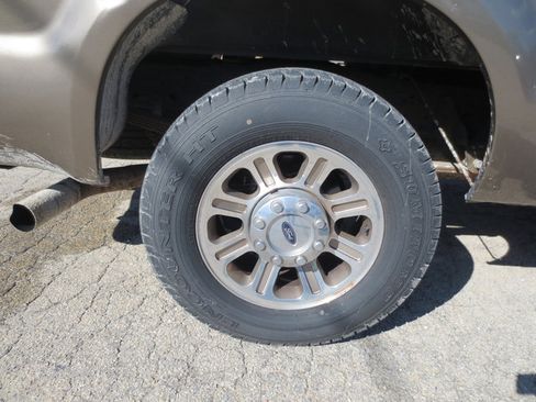 Used 2007 Ford F250 XLT RWD image 38