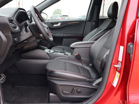 Used 2024 Ford Escape ST-Line Select w/ Tech Pack #2 image 10