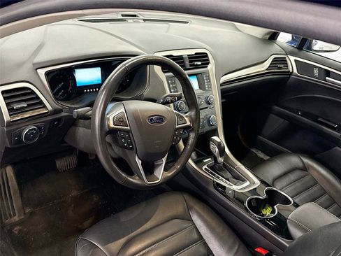 Used 2015 Ford Fusion SE w/ Equipment Group 202A FWD image 7