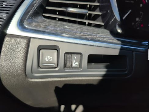 Used 2023 Cadillac XT5 Premium Luxury image 18