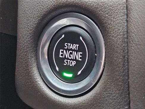 Used 2023 GMC Yukon SLT AWD/4WD image 22
