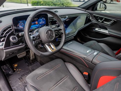 Used 2026 Mercedes-Benz E 53 AMG e 4MATIC Sedan image 4