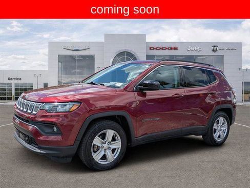 Certified 2022 Jeep Compass Latitude w/ Sun and Sound Group FWD image 5