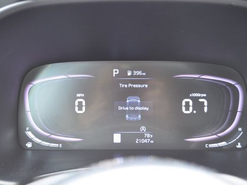 Used 2024 Kia Soul LX w/ Option Group 015 FWD image 7