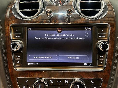 Used 2019 Bentley Bentayga image 39