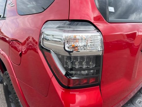 Used 2020 Toyota 4Runner TRD Off-Road Premium AWD/4WD image 11