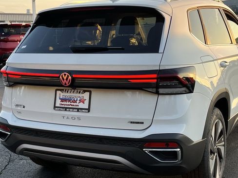 New 2026 Volkswagen Taos SE AWD/4WD image 20