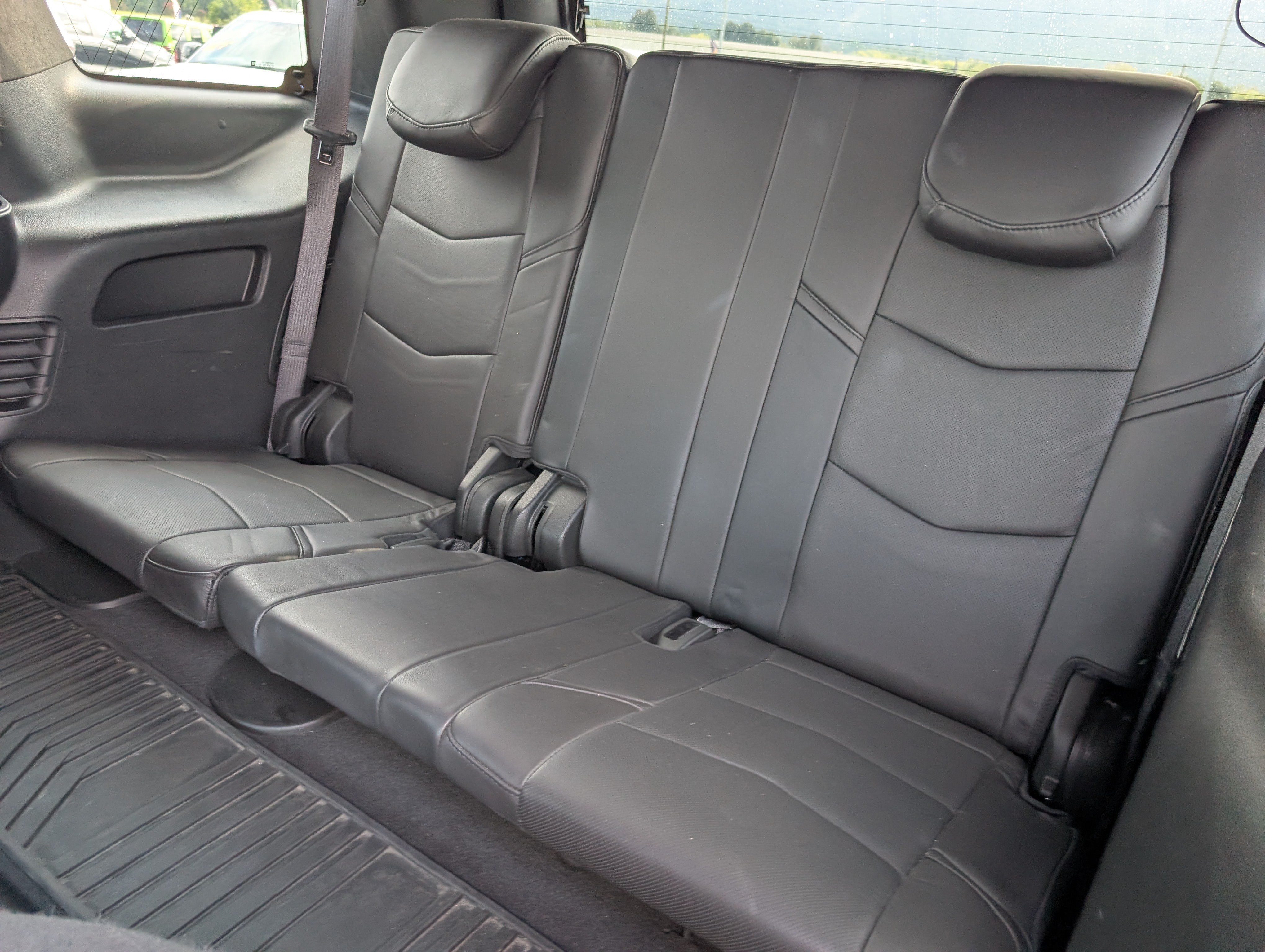 Used 2020 Cadillac Escalade Platinum AWD/4WD image 14