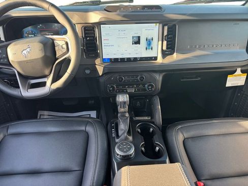 New 2026 Ford Bronco Badlands AWD/4WD image 13