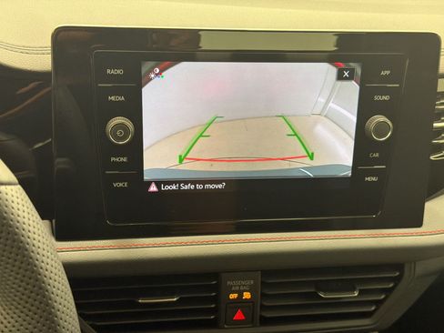 Used 2025 Volkswagen Jetta GLI Autobahn FWD image 24