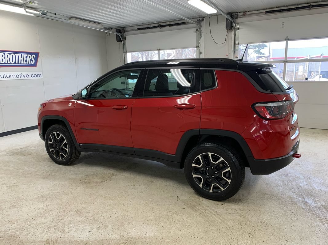 Used 2021 Jeep Compass Trailhawk AWD/4WD image 3