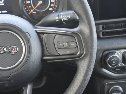 New 2025 Jeep Gladiator Sport image 17