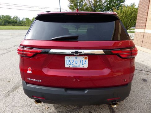 Used 2023 Chevrolet Traverse LT FWD image 8