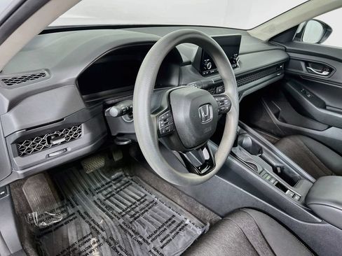 Used 2023 Honda Accord EX image 8