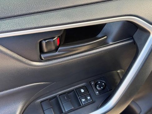 Used 2025 Toyota RAV4 LE FWD image 18