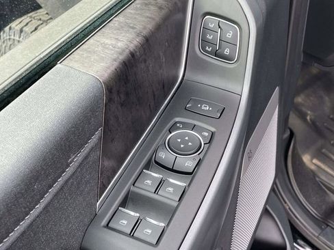 Used 2024 Ford F350 Lariat w/ Lariat Ultimate Package image 16