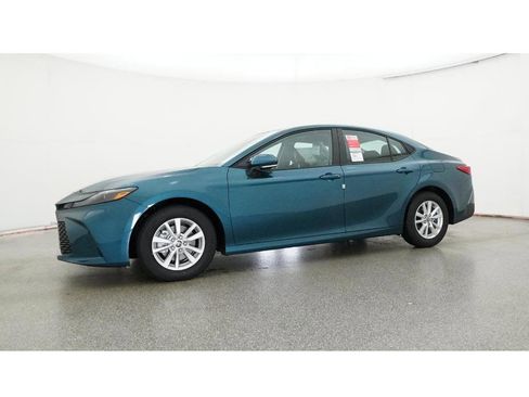 New 2026 Toyota Camry LE image 18