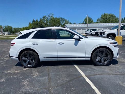 Used 2024 Genesis GV70 2.5T w/ Sport Prestige Package AWD/4WD image 11