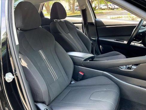 Used 2023 Hyundai Elantra SEL w/ Convenience Package FWD image 28