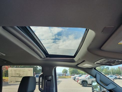 New 2026 GMC Sierra 2500 SLT w/ SLT Premium Package image 10