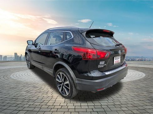 Used 2018 Nissan Rogue Sport SL w/ SL Premium Package FWD image 7