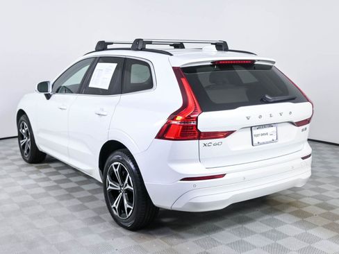 Certified 2022 Volvo XC60 B5 Momentum w/ Protection Package AWD/4WD image 3