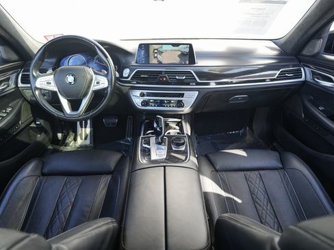 Used 2019 BMW 750i xDrive image 41