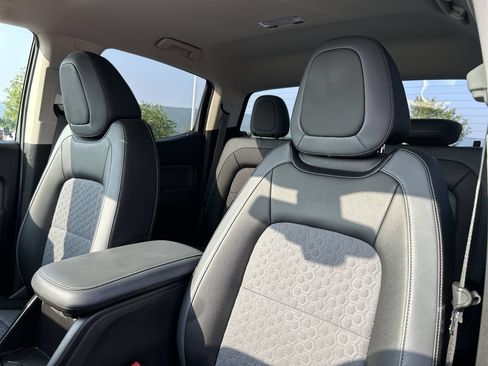 Used 2020 Chevrolet Colorado Z71 AWD/4WD image 23
