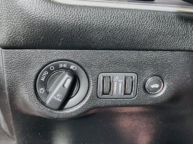 Used 2021 Dodge Challenger GT RWD image 9