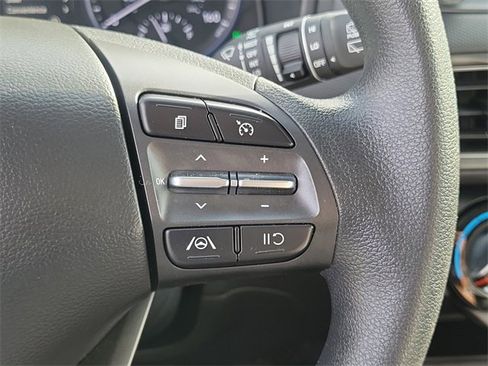 Used 2023 Hyundai Kona SEL image 6