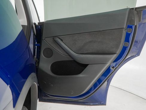Used 2023 Tesla Model Y Long Range AWD/4WD image 39