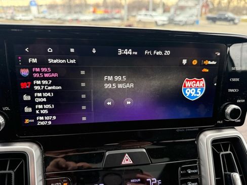 Certified 2023 Kia Sorento S w/ Panoramic Sunroof Package image 11