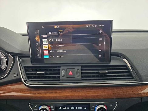 Used 2023 Audi Q5 e Premium Plus w/ Premium Plus Package image 25