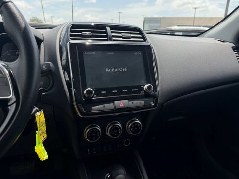 Used 2025 Mitsubishi Outlander Sport LE AWD/4WD image 20