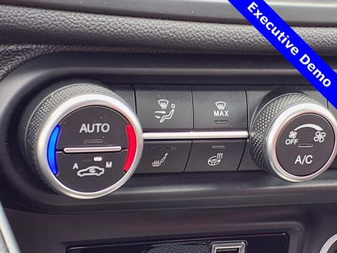 New 2025 Alfa Romeo Giulia Veloce w/ Veloce Package Rwd image 23